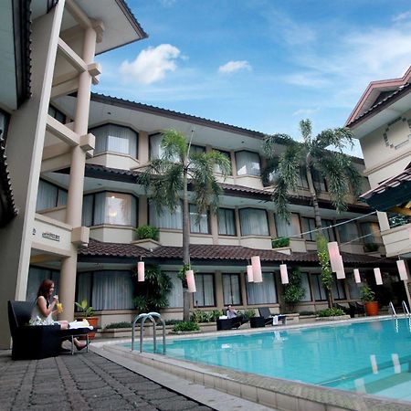 Bentani Hotel & Residence Cirebon Esterno foto