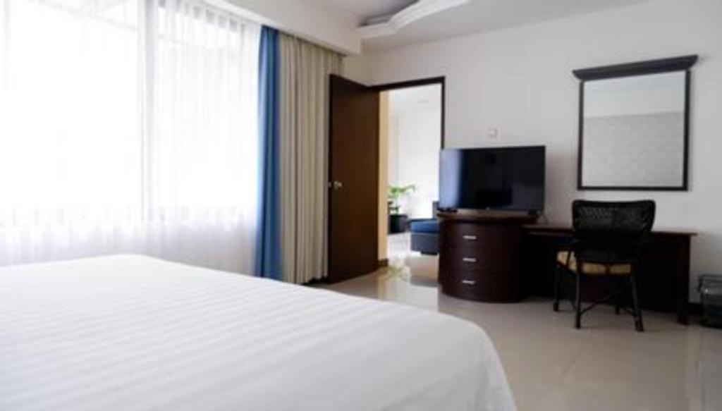 Bentani Hotel & Residence Cirebon Esterno foto