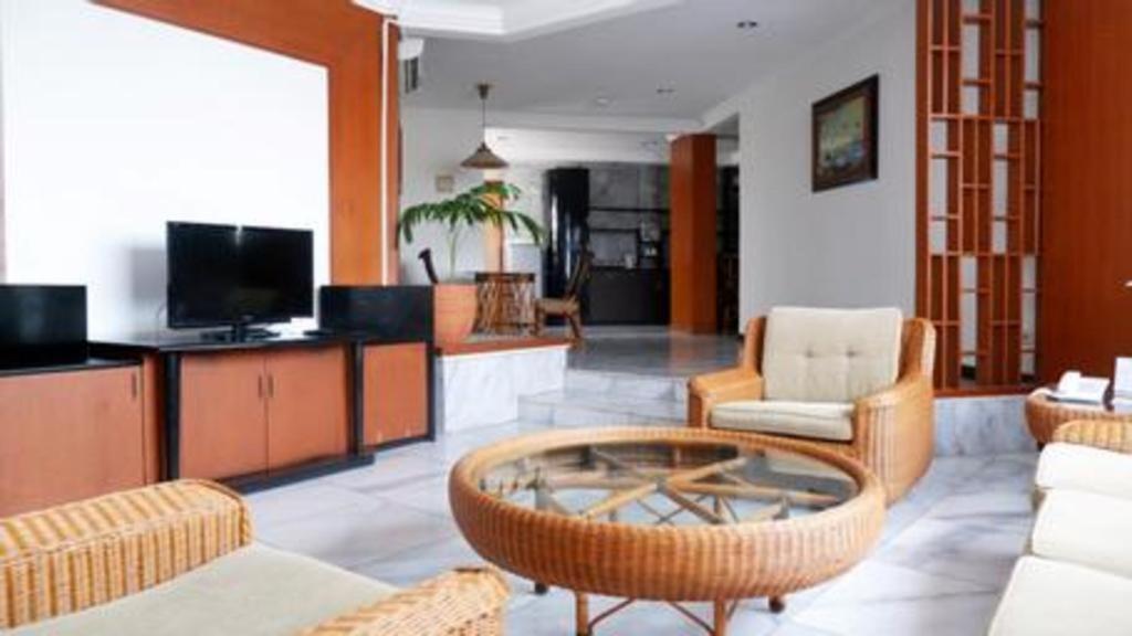 Bentani Hotel & Residence Cirebon Esterno foto