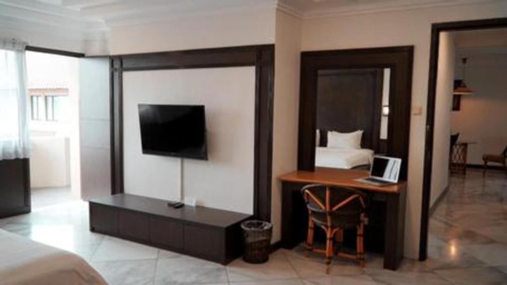 Bentani Hotel & Residence Cirebon Esterno foto