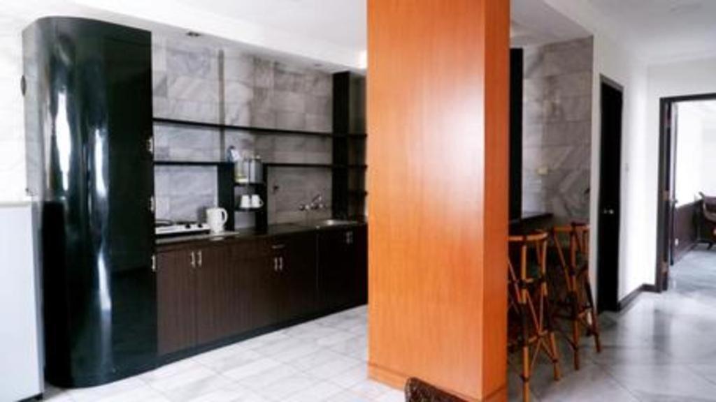 Bentani Hotel & Residence Cirebon Esterno foto