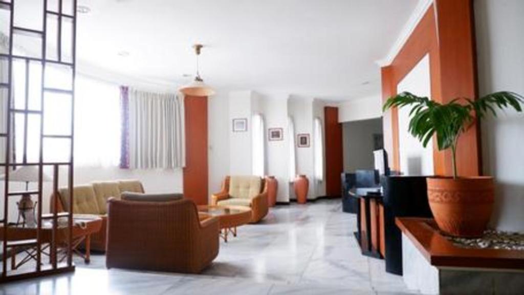 Bentani Hotel & Residence Cirebon Esterno foto