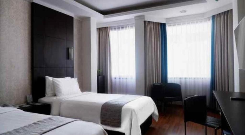 Bentani Hotel & Residence Cirebon Esterno foto