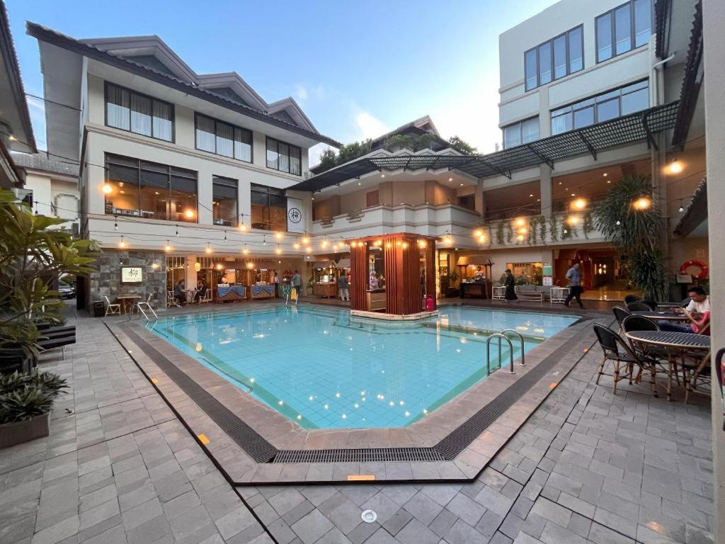 Bentani Hotel & Residence Cirebon Esterno foto