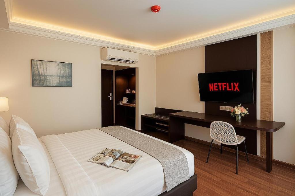 Bentani Hotel & Residence Cirebon Esterno foto
