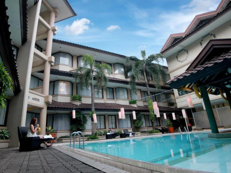Bentani Hotel & Residence Cirebon Esterno foto