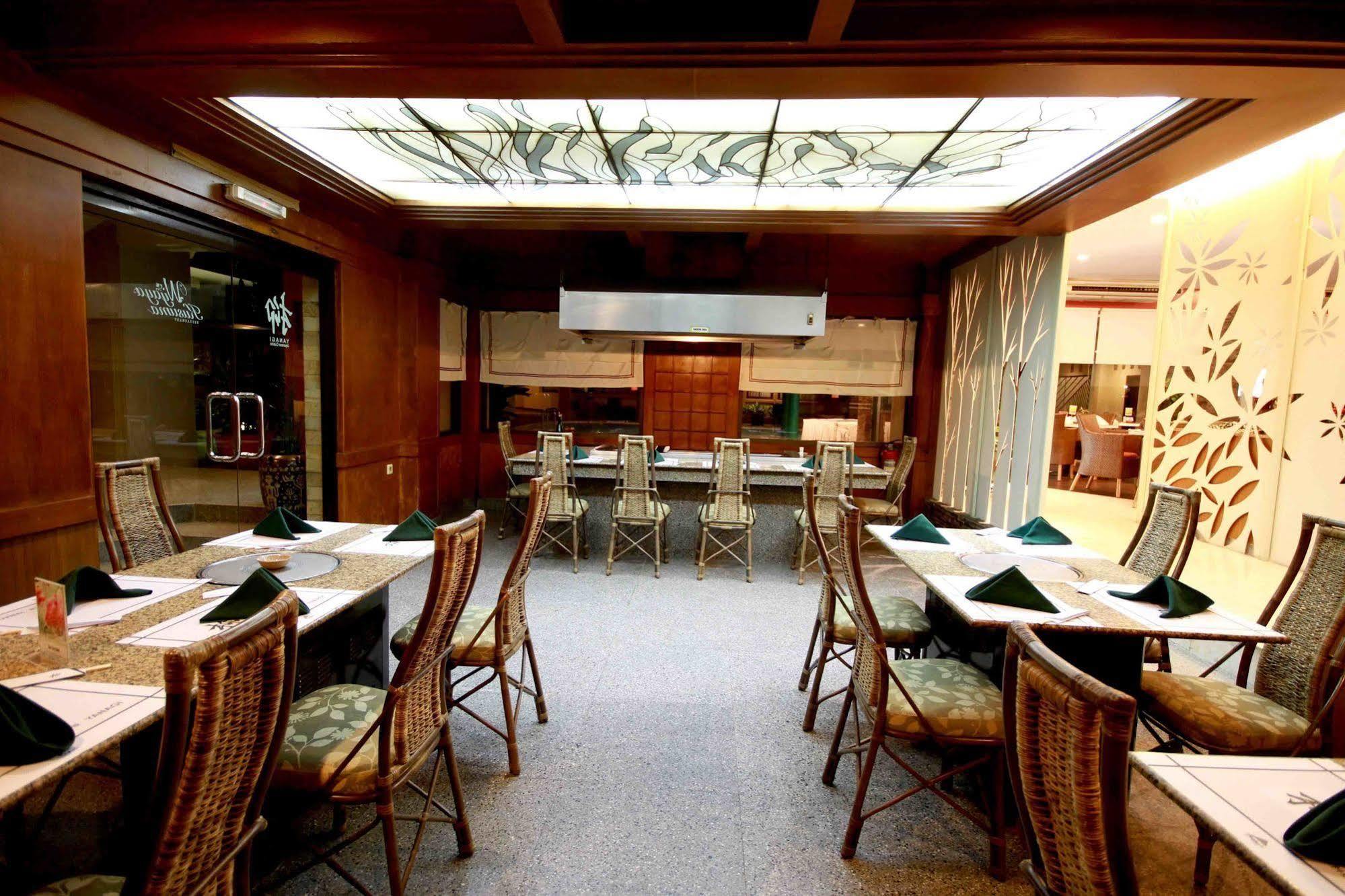 Bentani Hotel & Residence Cirebon Esterno foto
