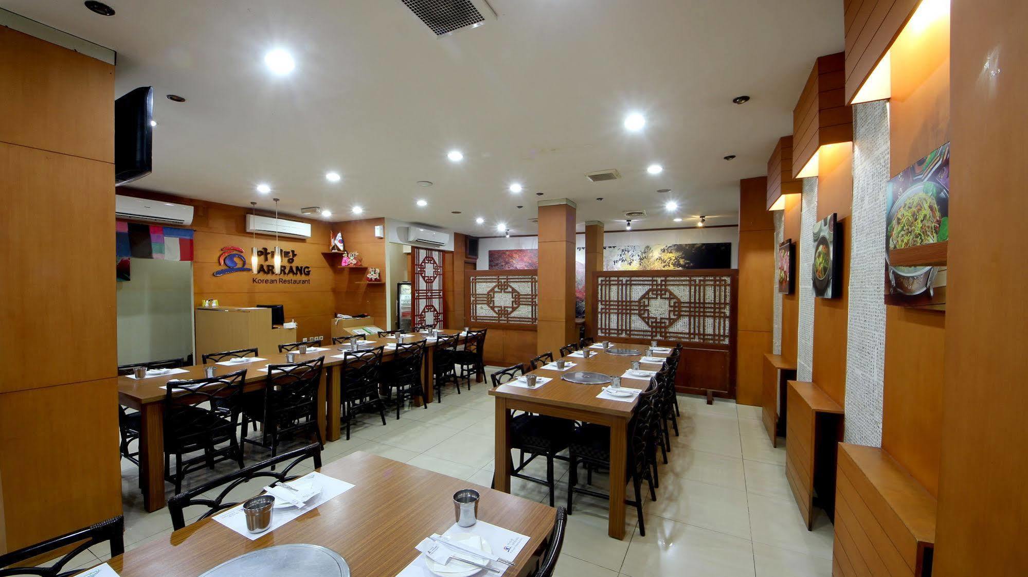 Bentani Hotel & Residence Cirebon Esterno foto