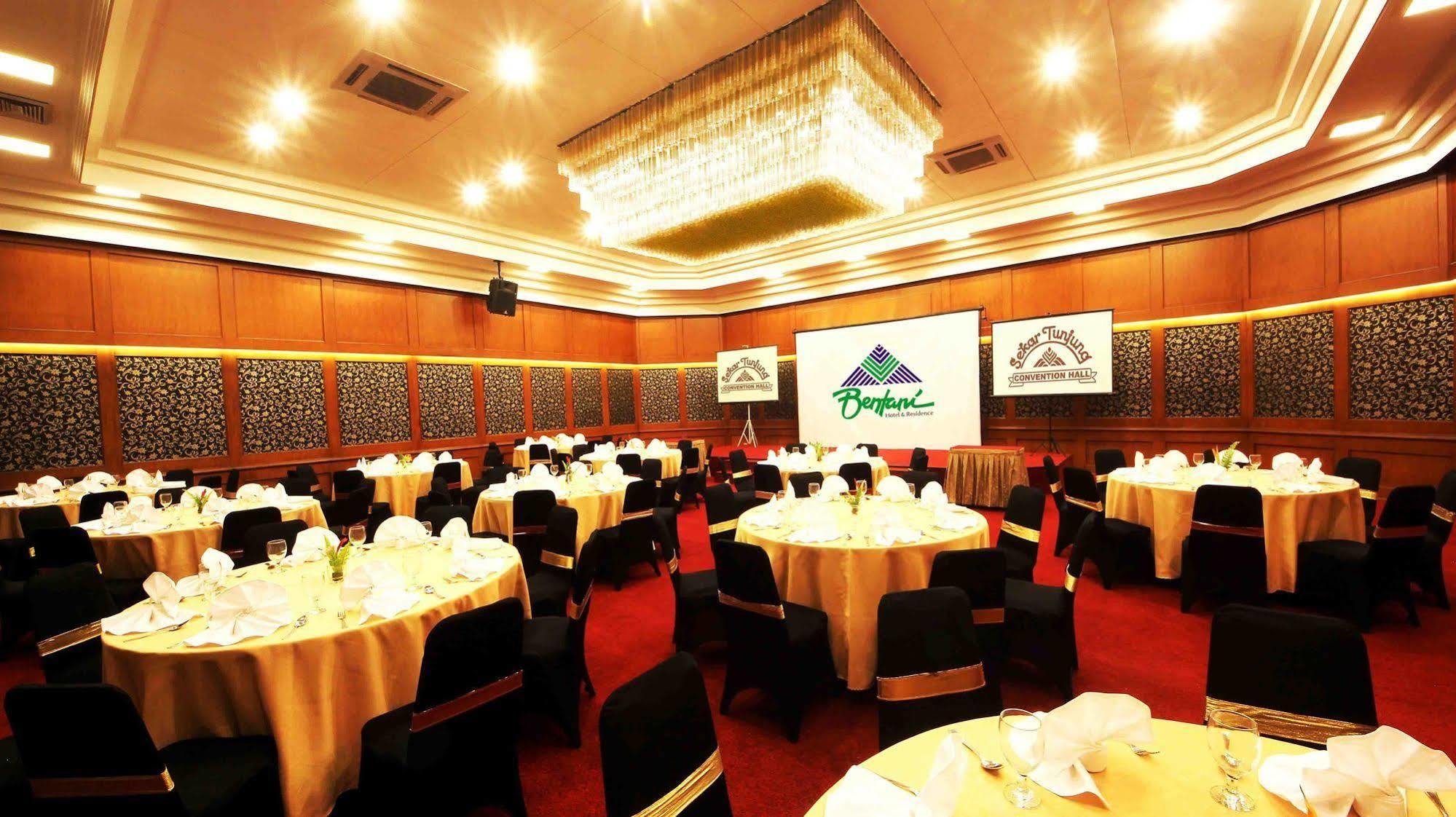 Bentani Hotel & Residence Cirebon Esterno foto