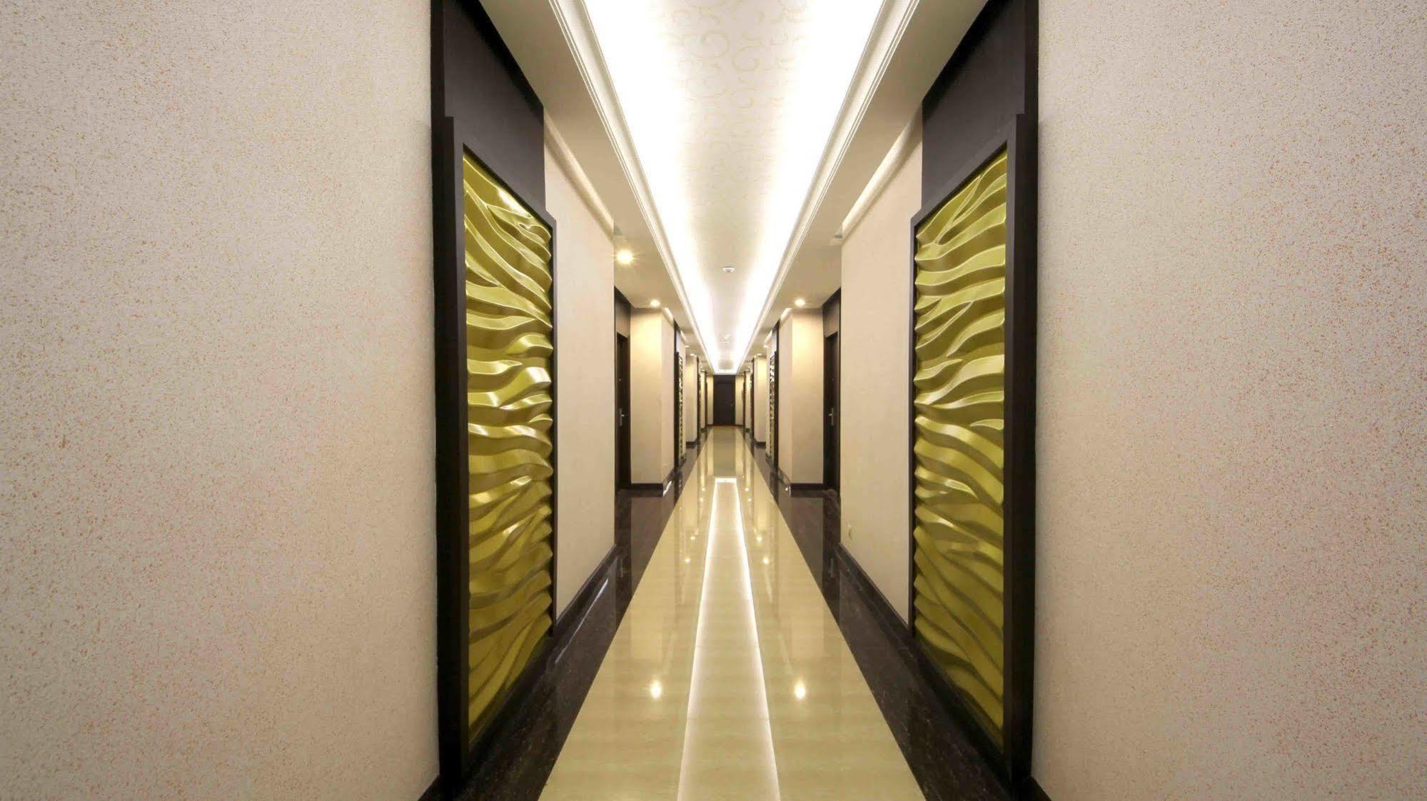 Bentani Hotel & Residence Cirebon Esterno foto
